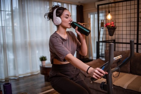 10 Fitness Gadgets Every Gym Goer Should Have (Not Just Dumbbells)