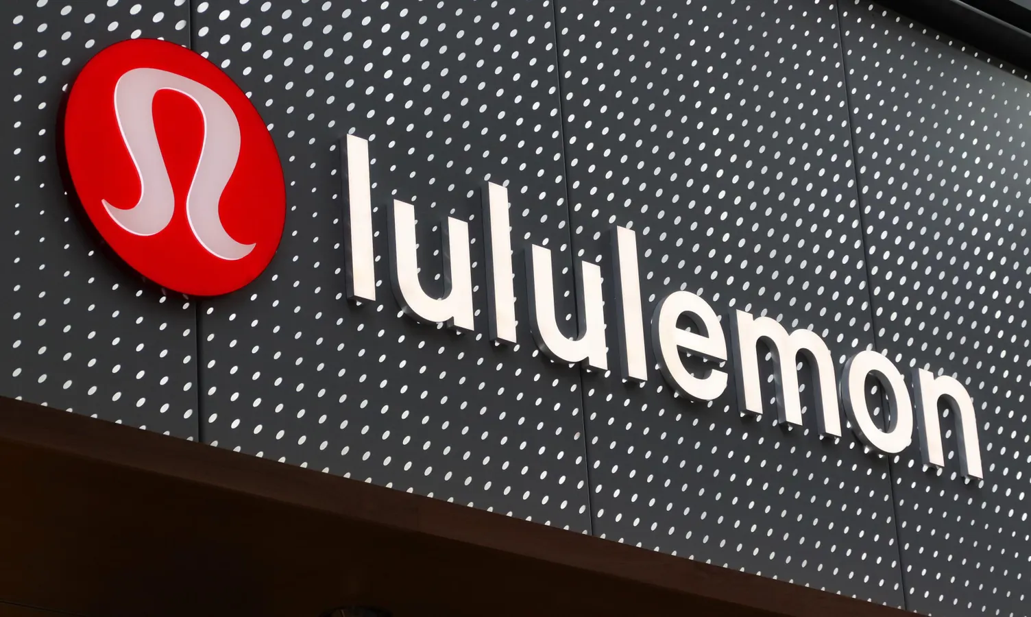 14 Lessons I Learned From Studying The $3 Billion Success of Lululemon